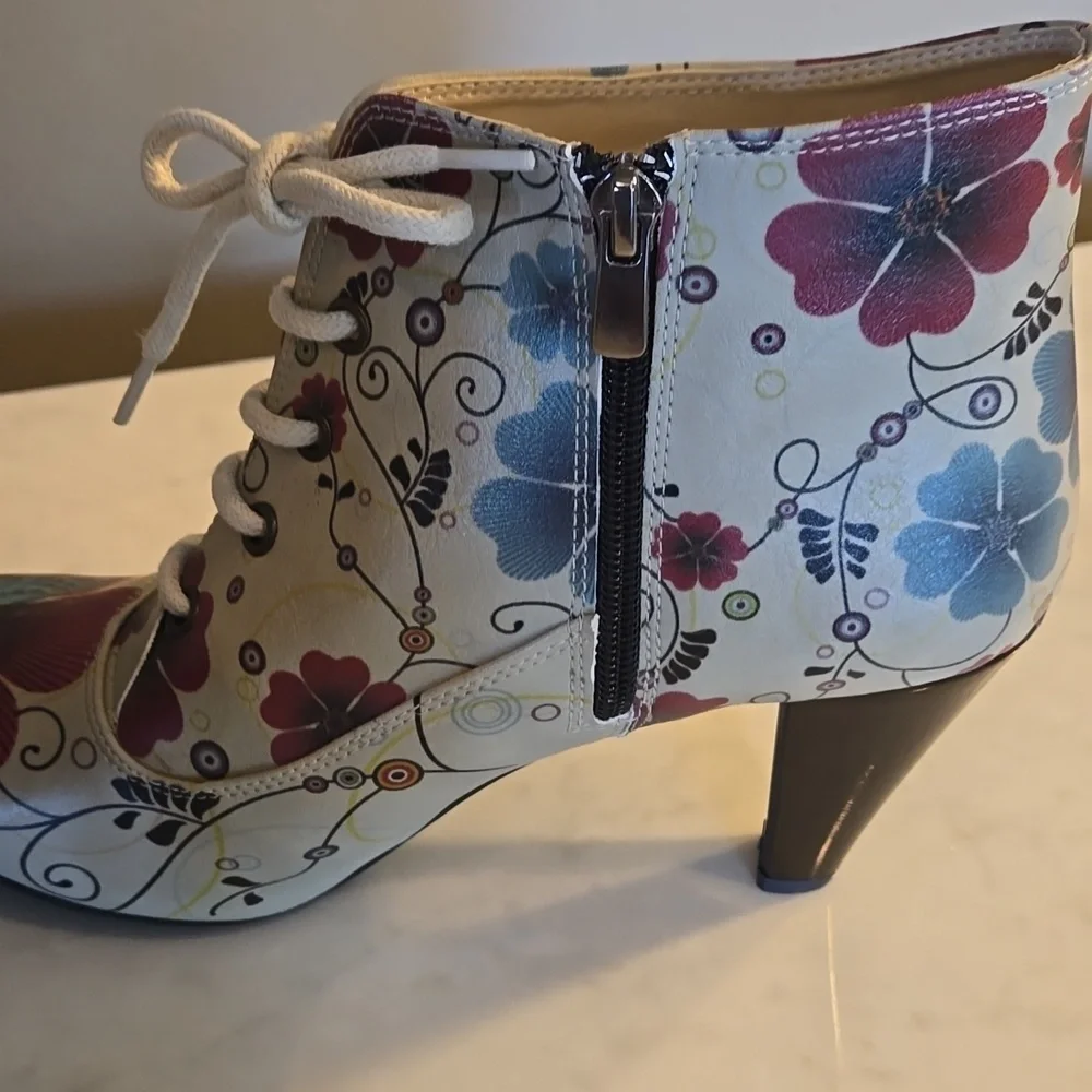 Goby Shoes - Floral High Heel Butterfly Boots - Picture 6 of 7